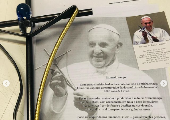 The Strange Crucifix of Rio de Janeiro: What did Francis really kiss? (Retraction & Clarification)