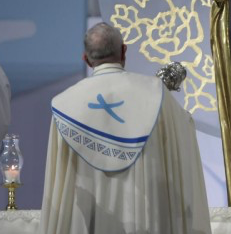 vêtements de Francis pour la Journée mondiale de la jeunesse semblent arborer le logo pédophile Francis-wyd-2019-2